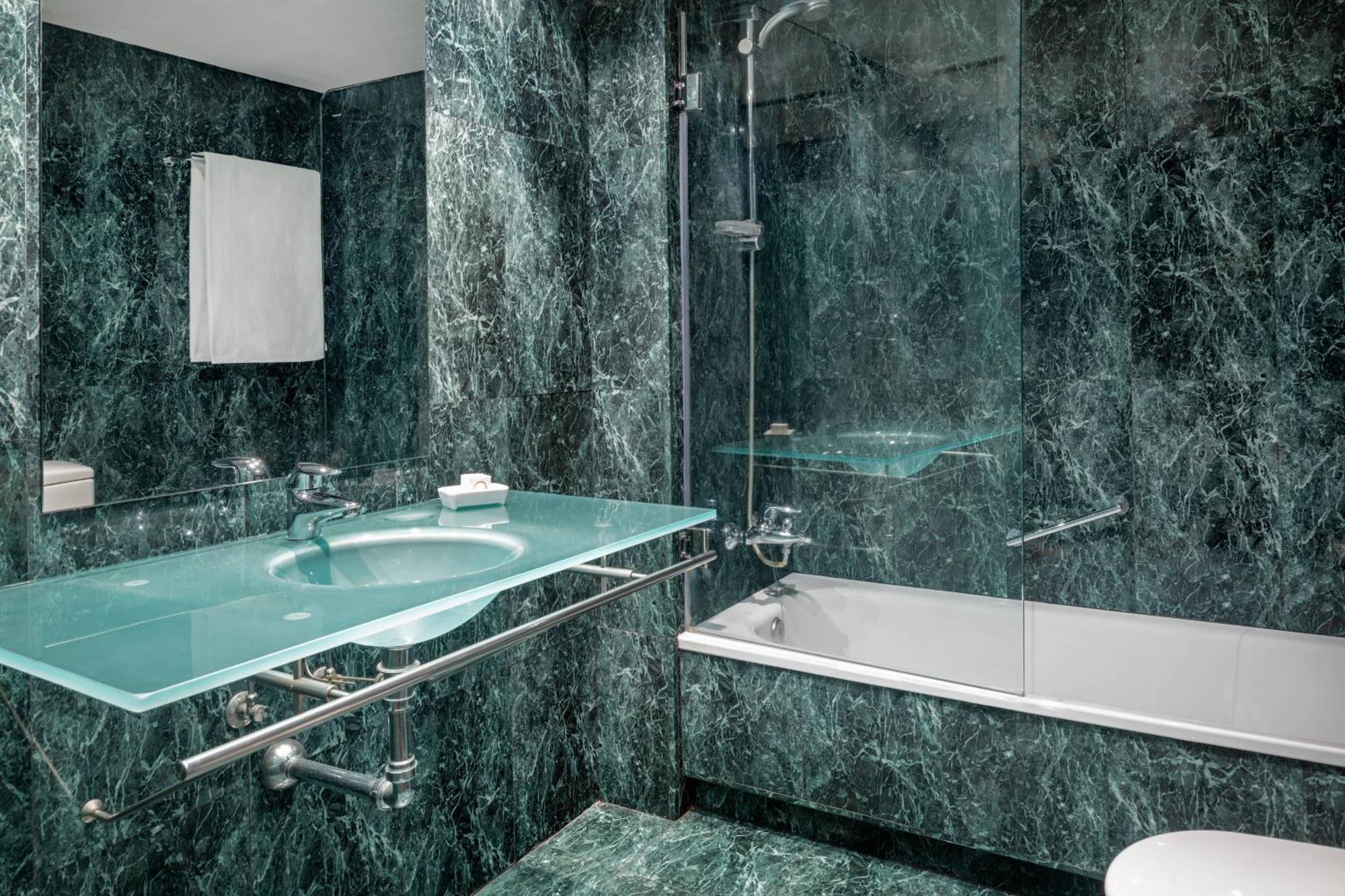 Ac Hotel Ponferrada By Marriott Екстериор снимка