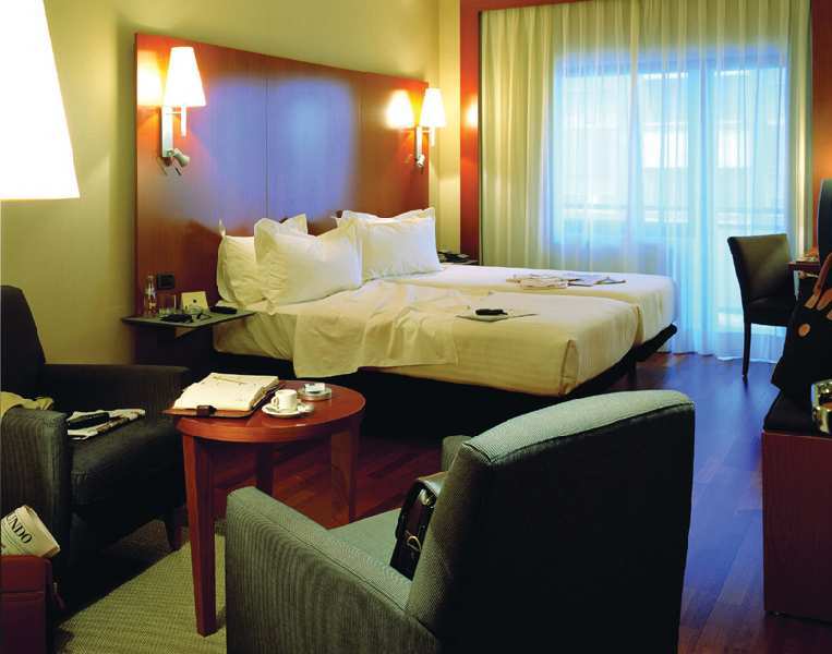 Ac Hotel Ponferrada By Marriott Стая снимка
